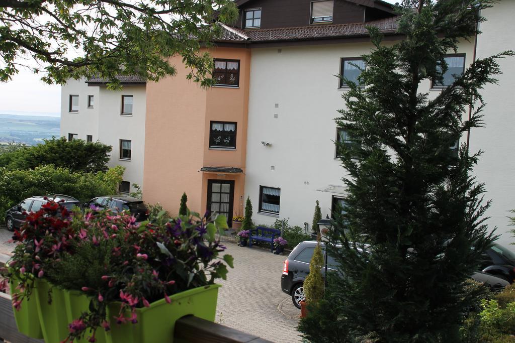 Kastanienhof Und Restaurant Dannenfels